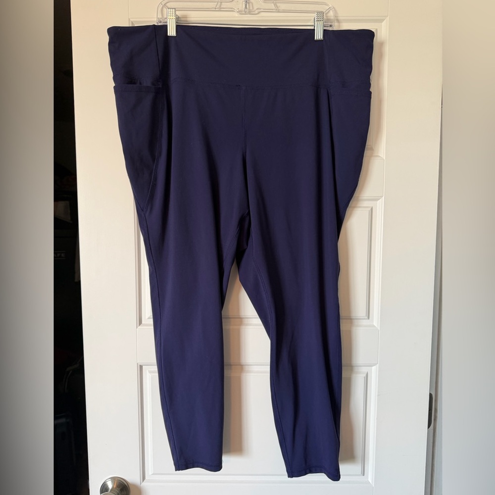 Livi Active Women's Navy Leggings